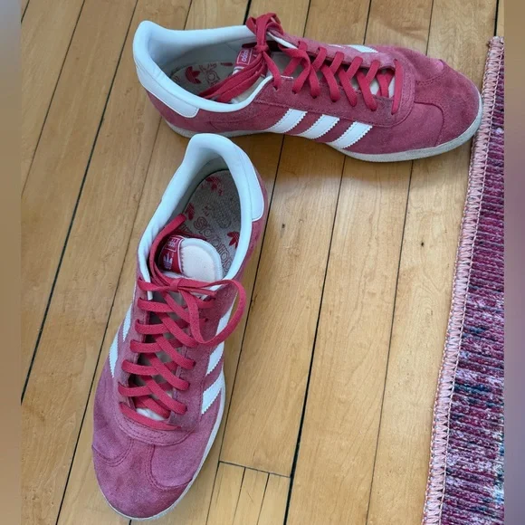 adidas Suede Low-Top Sneakers - Red with White Stripes (Men) - Picture 2 of 3